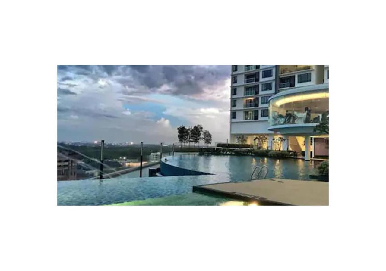 Romance Full House Three Premier Suite Butterworth Exterior foto